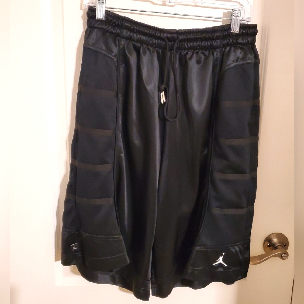 NIKE AIR JORDAN XI RETRO 11 SPACE JAM SHORTS BLACK SIZE LARGE